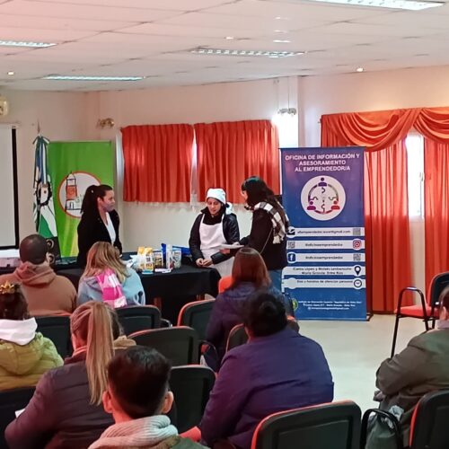 Capacitación para Emprendedores: Más de 100 Personas Participaron en la Formación para el Carnet de Manipulación de Alimentos